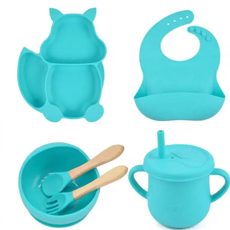 Set Completo de Alimentación de Silicona para Bebé: Plato + Bowl + Babero + Vaso + Cubiertos