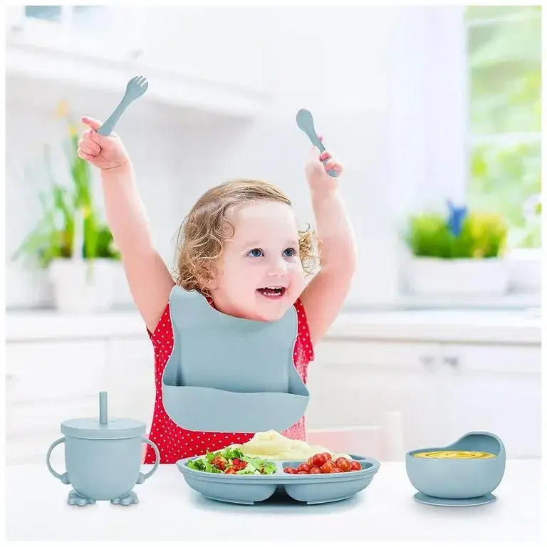 Set Completo de Alimentación de Silicona para Bebé: Plato + Bowl + Babero + Vaso + Cubiertos