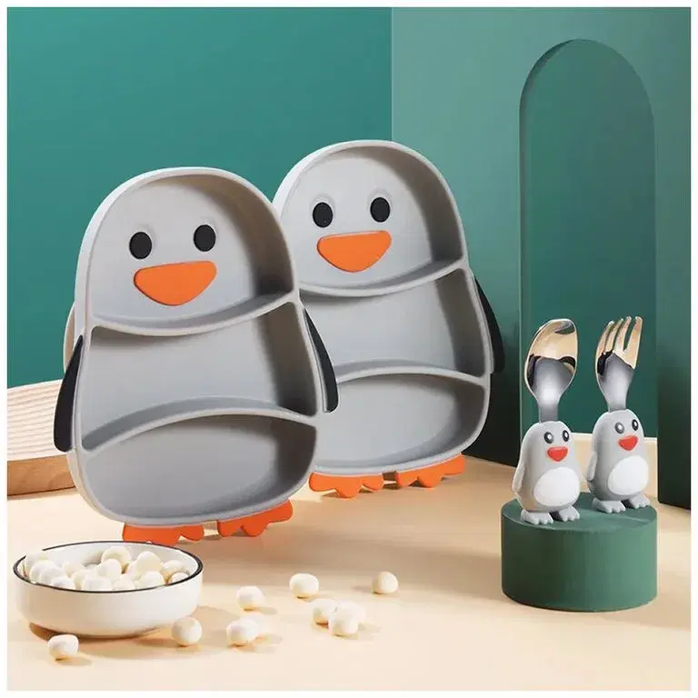 Plato de Silicona con Succión para Bebé Modelo Pingüino + Cubiertos | Antiderrames y Antivuelco